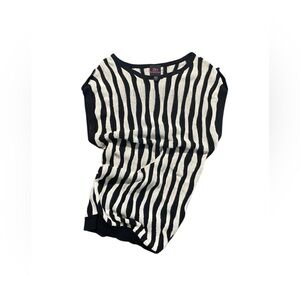 2b Bebe Black White Striped Knit Top Size Medium